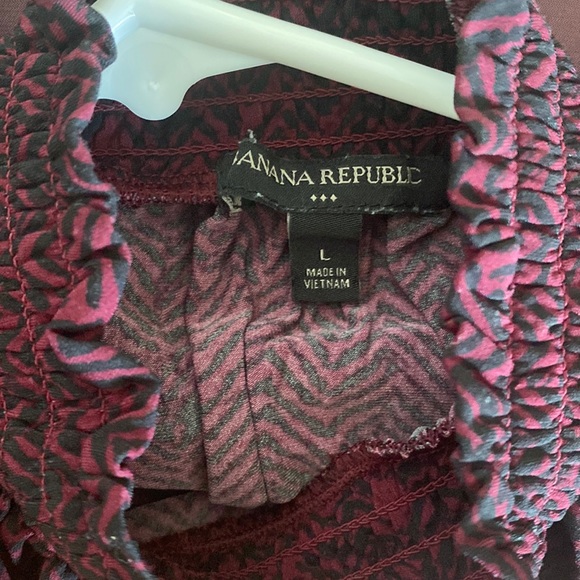 Banana Republic High Neck Blouse Color Burgundy - Picture 6 of 8